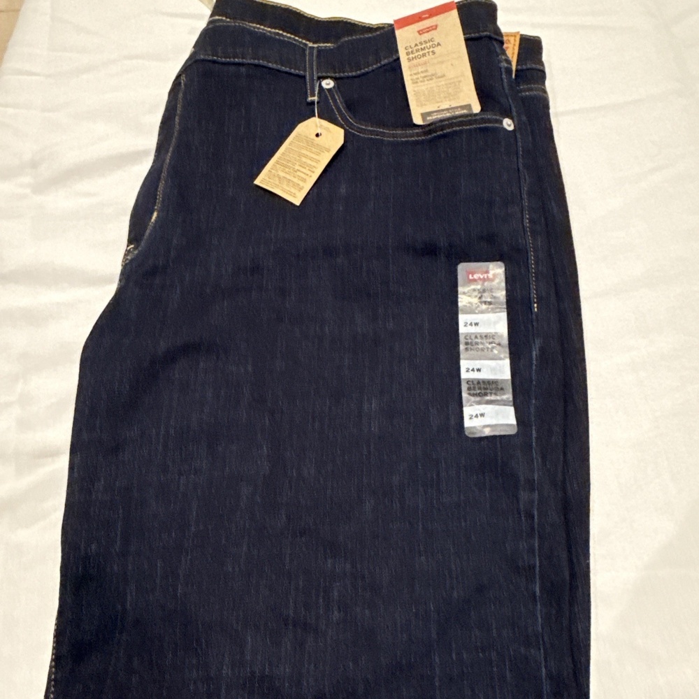 Levi's Womens Classic Casual Bermuda Shorts 24W